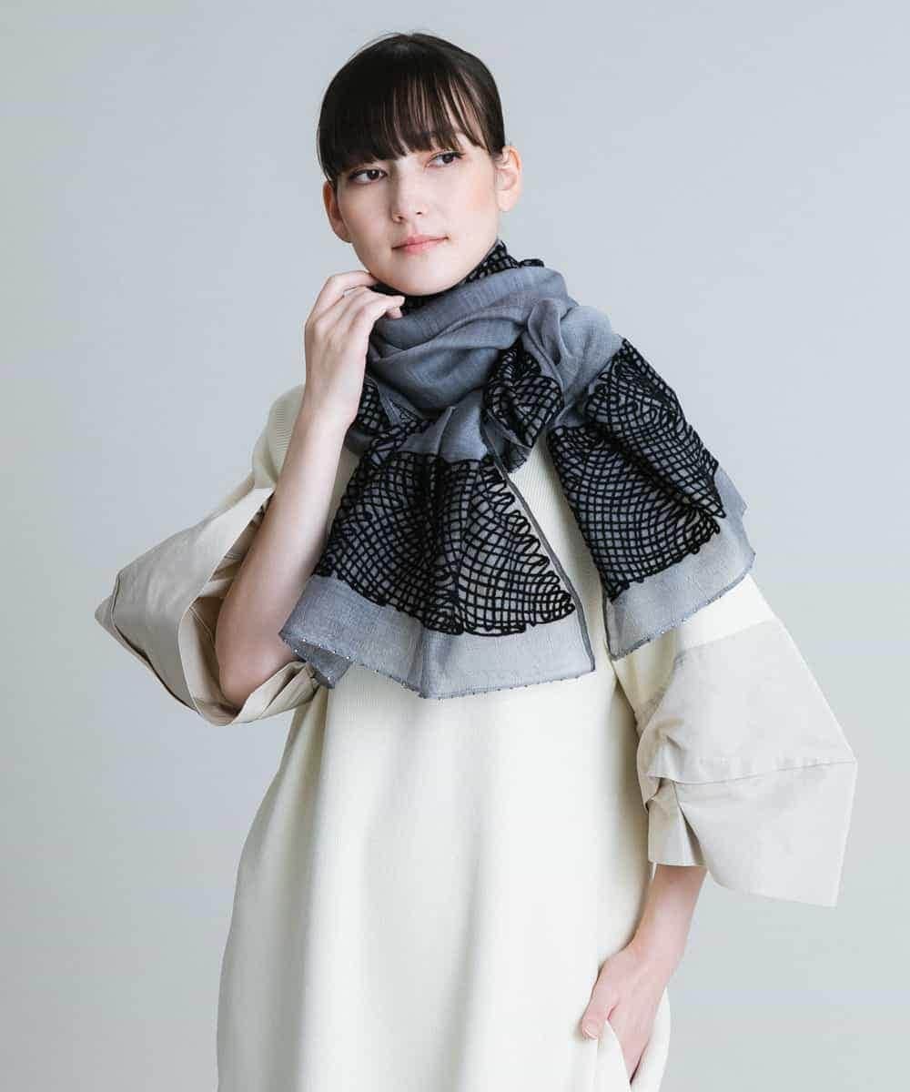 コードエンブロイダリーストール(ストール・マフラー・スヌード) HIROKO KOSHINO(ヒロココシノ)｜イトキンオンラインストア