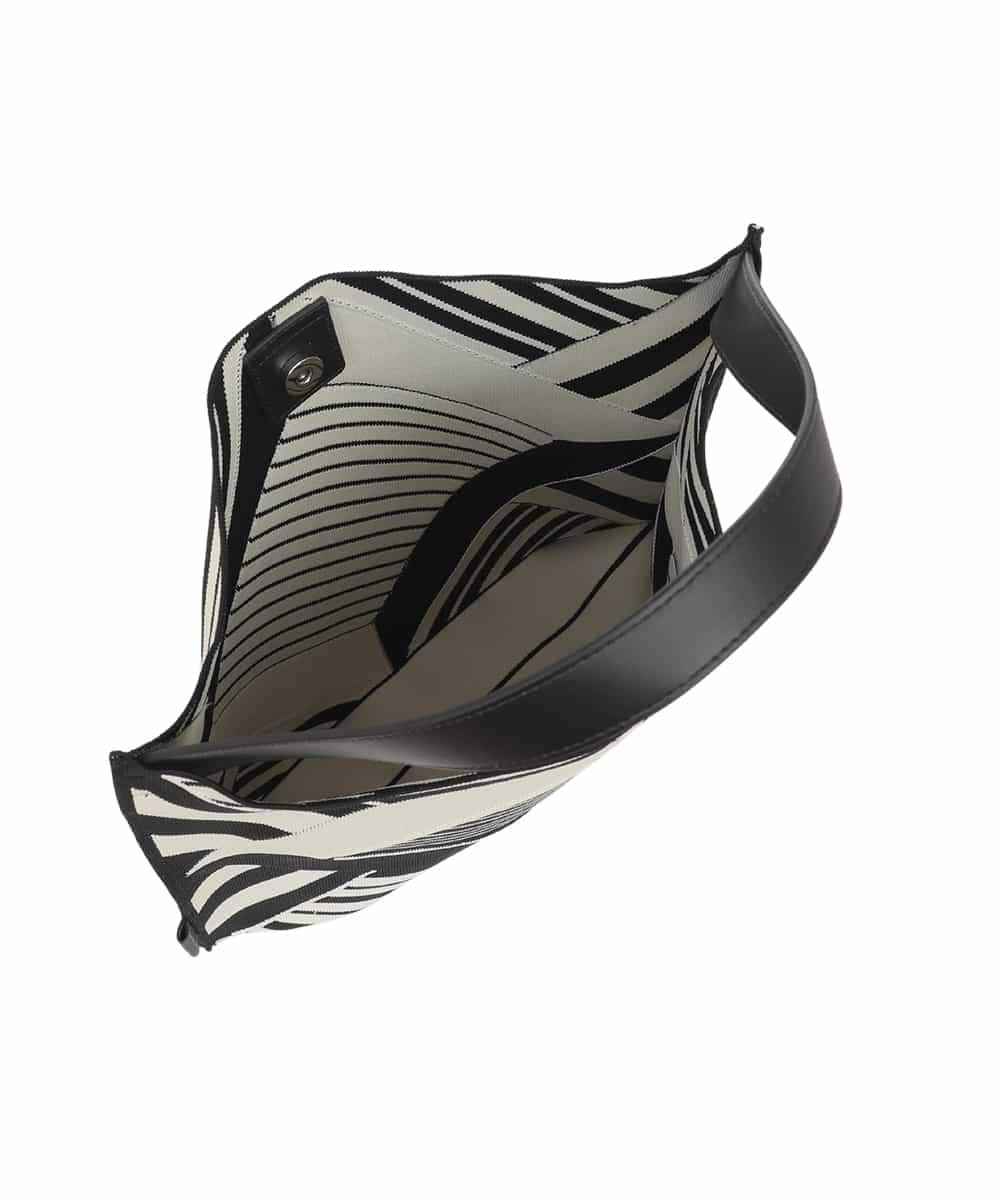 RK5GE01390 HIROKO KOSHINO(ヒロココシノ) ジオメトリックニットトートバッグ アイボリー