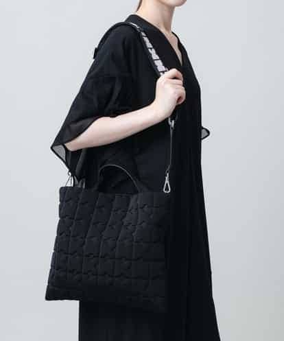 RK5JB01450 HIROKO KOSHINO HKエンボスフラットショルダーバッグ