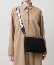 RK5JE02420 HIROKO KOSHINO(ヒロココシノ) HKエンボスジッパーショルダーバッグ ブラック