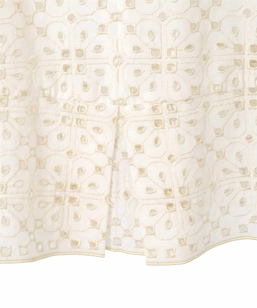 RLBFD33290 HIROKO BIS GRANDE(ヒロコ ビス グランデ) 【大きいサイズ】アイレット刺繍タックヘムブラウス アイボリー