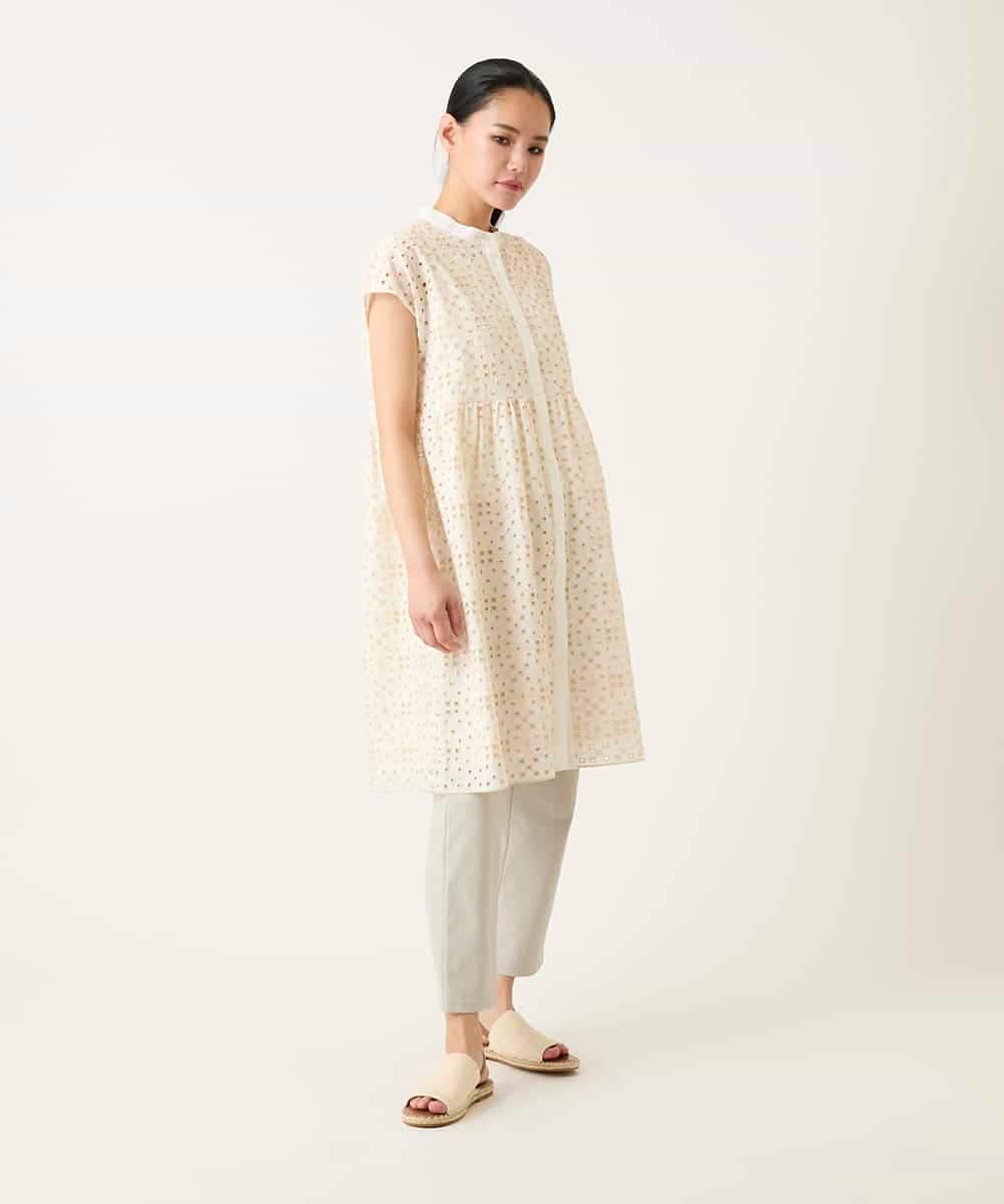 RLBFD34410 HIROKO BIS GRANDE(ヒロコ ビス グランデ) 【大きいサイズ】アイレット刺繍フレンチスリーブチュニックブラウス アイボリー