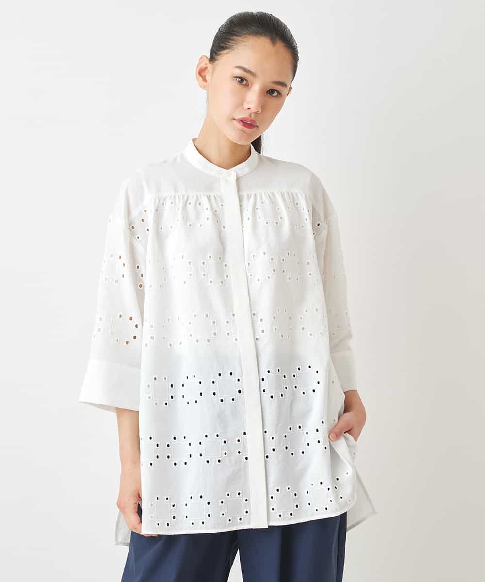 RLBGW05290 HIROKO BIS GRANDE(ヒロコ ビス グランデ) 【大きいサイズ】アイレット刺繍デザインチュニックシャツ /洗える ホワイト