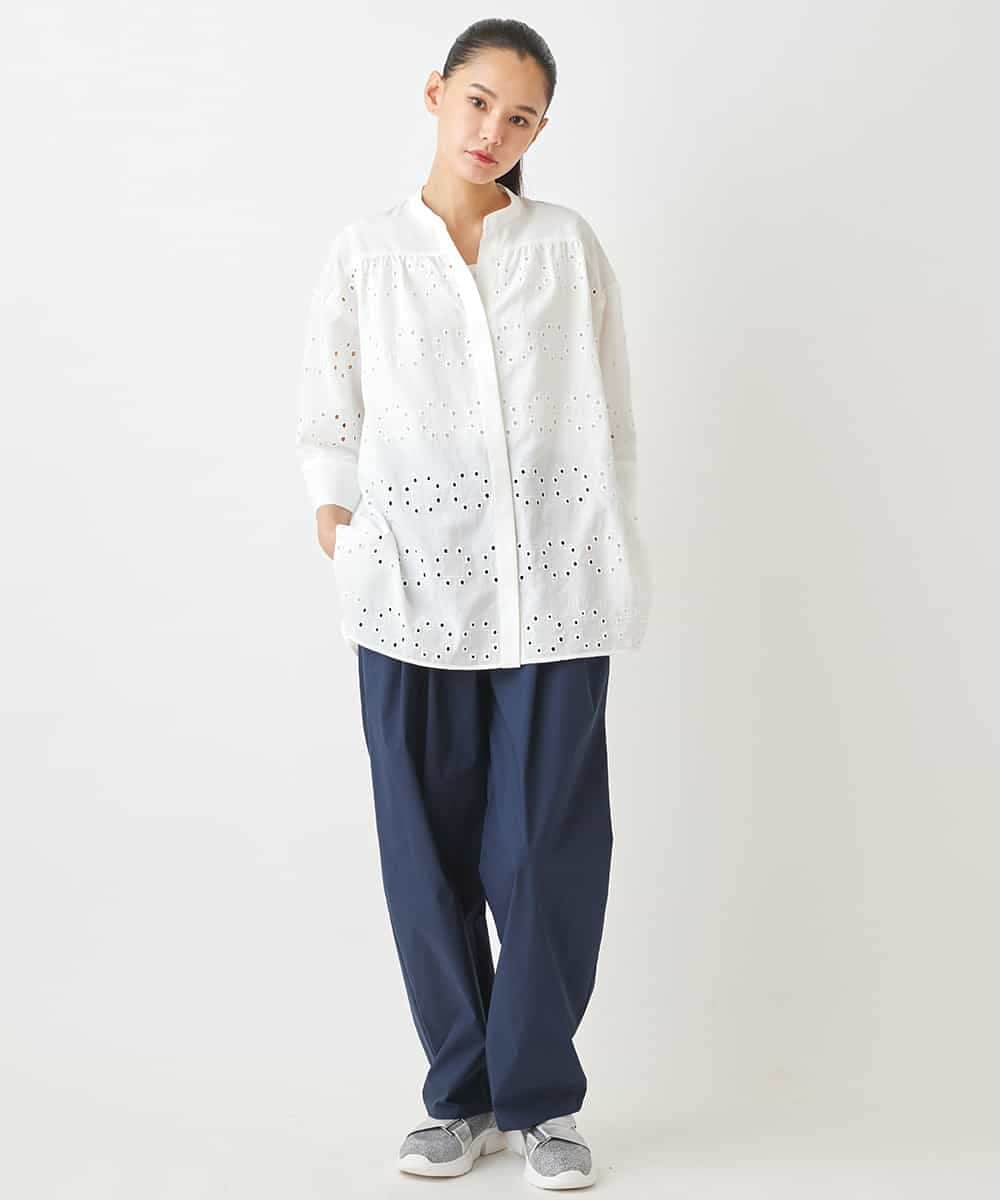 RLBGW05290 HIROKO BIS GRANDE(ヒロコ ビス グランデ) 【大きいサイズ】アイレット刺繍デザインチュニックシャツ /洗える ホワイト