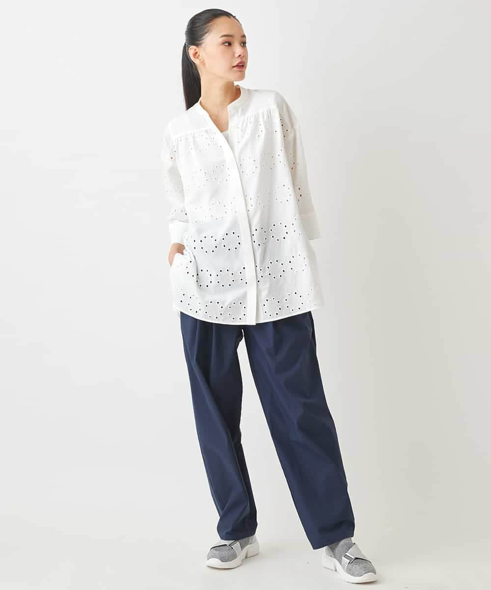 RLBGW05290 HIROKO BIS GRANDE(ヒロコ ビス グランデ) 【大きいサイズ】アイレット刺繍デザインチュニックシャツ /洗える ホワイト
