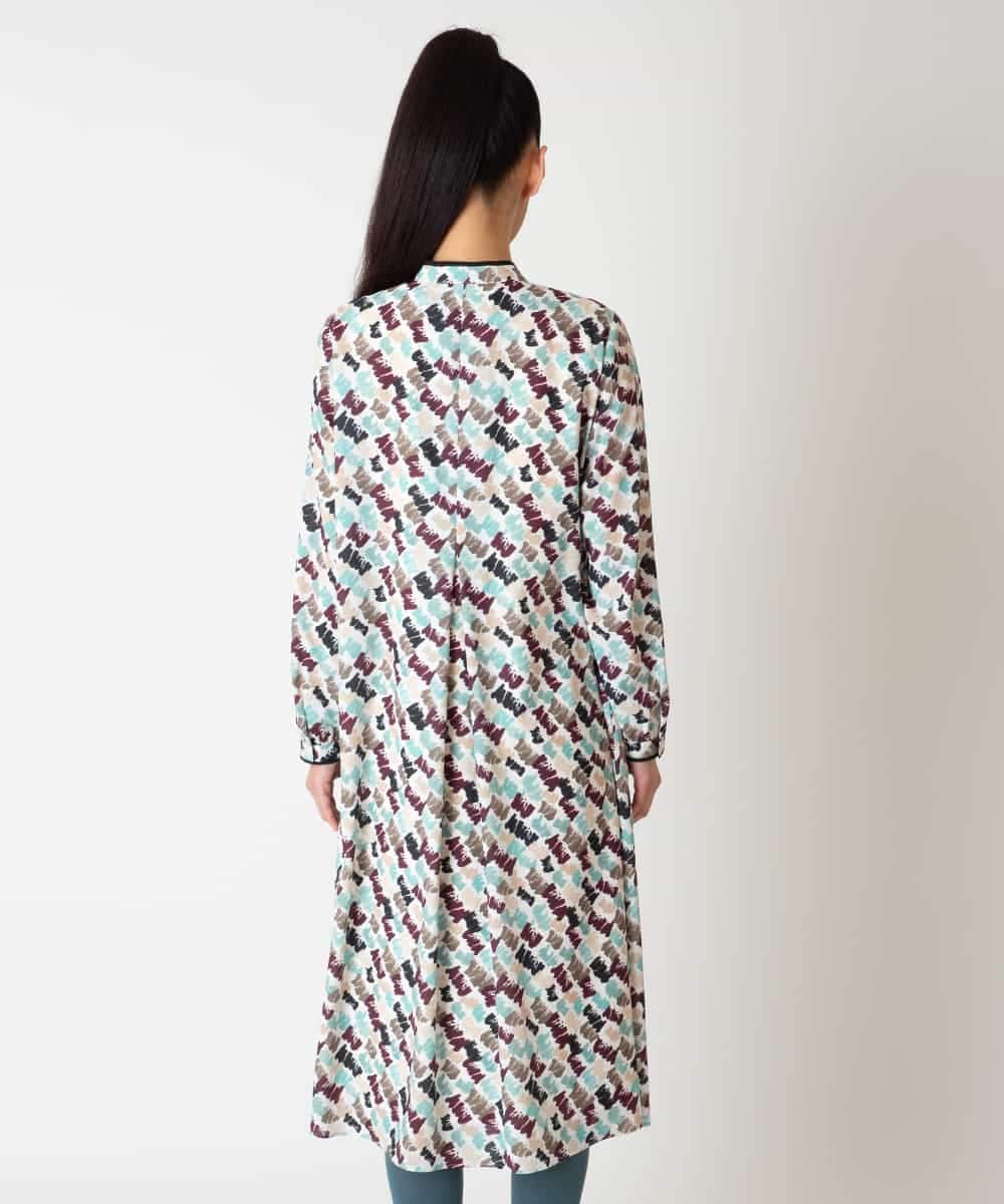 RLEAF10450 HIROKO BIS GRANDE(ヒロコ ビス グランデ) 【大きいサイズ】ペイント柄タックフレアワンピース アイボリー