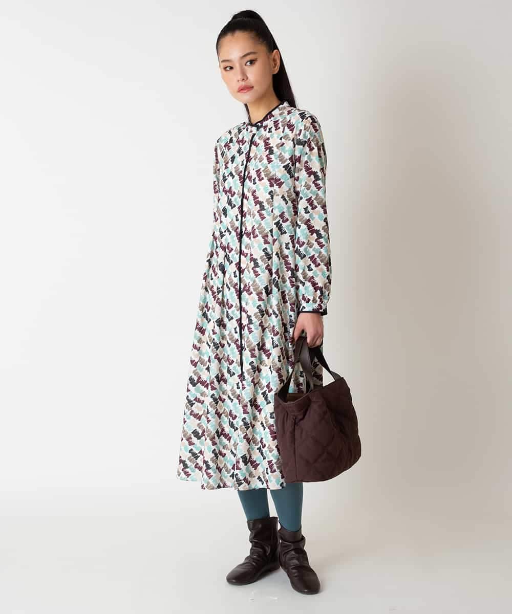 RLEAF10450 HIROKO BIS GRANDE(ヒロコ ビス グランデ) 【大きいサイズ】ペイント柄タックフレアワンピース アイボリー