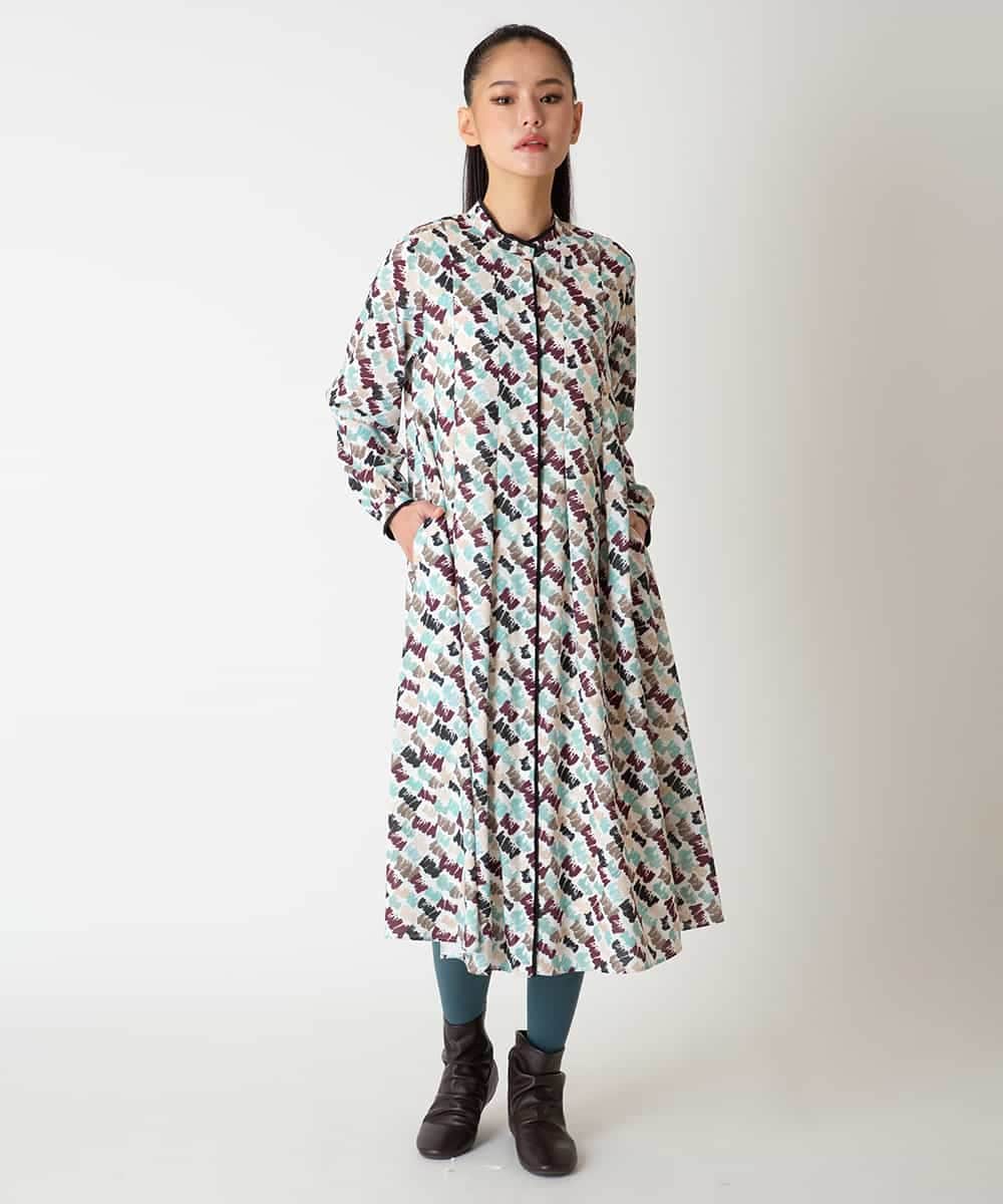 RLEAF10450 HIROKO BIS GRANDE(ヒロコ ビス グランデ) 【大きいサイズ】ペイント柄タックフレアワンピース アイボリー