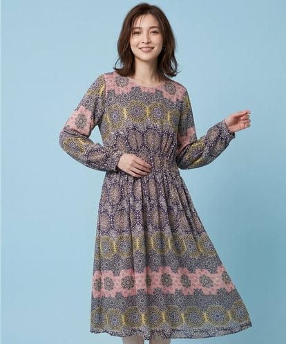 RLEFA45450  【大きいサイズ】ヴィンテージ風モチーフ総柄ワンピース /洗濯機で洗える