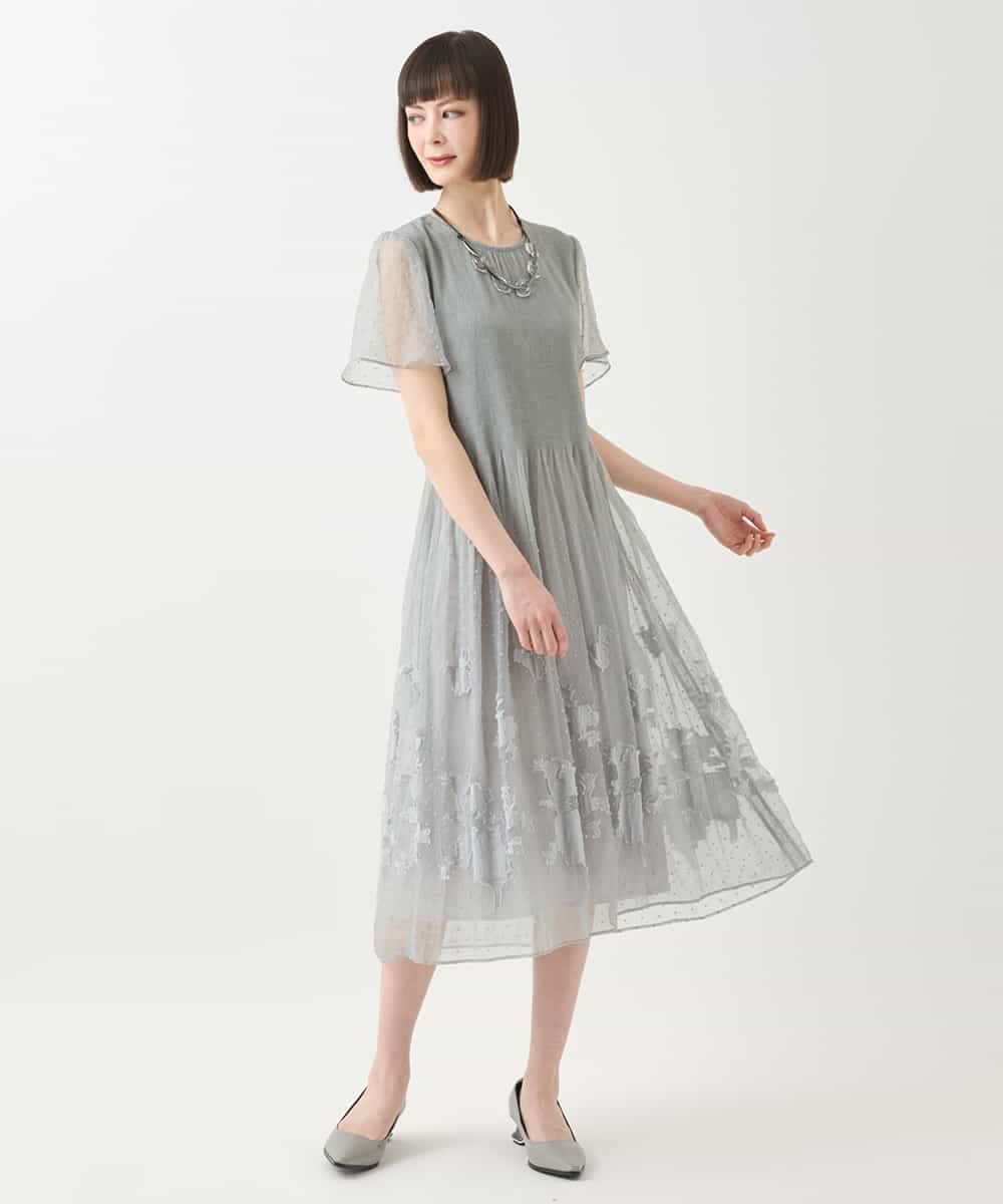 RLEGA32550 HIROKO BIS GRANDE(ヒロコ ビス グランデ) 【大きいサイズ】ドットフラワーシャーリング切り替えワンピース ライトグレー