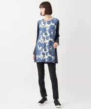 RLKAA06280 HIROKO BIS GRANDE(ヒロコ ビス グランデ) 【大きいサイズ】花柄カットジャカードチュニック /洗える ネイビー