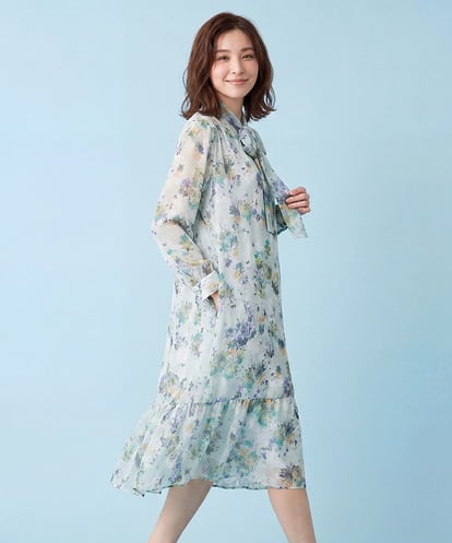 RMEDA72450  【大きいサイズ/ボウタイ付き】フラワープリントエアリーワンピース