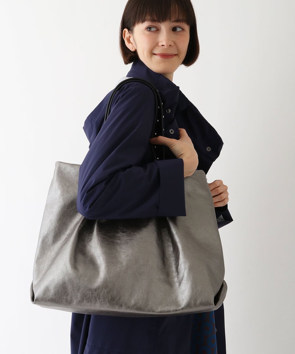 RP5AV05150 HIROKO BIS(ヒロコ ビス) タックデザイン箔トートバッグ シルバー