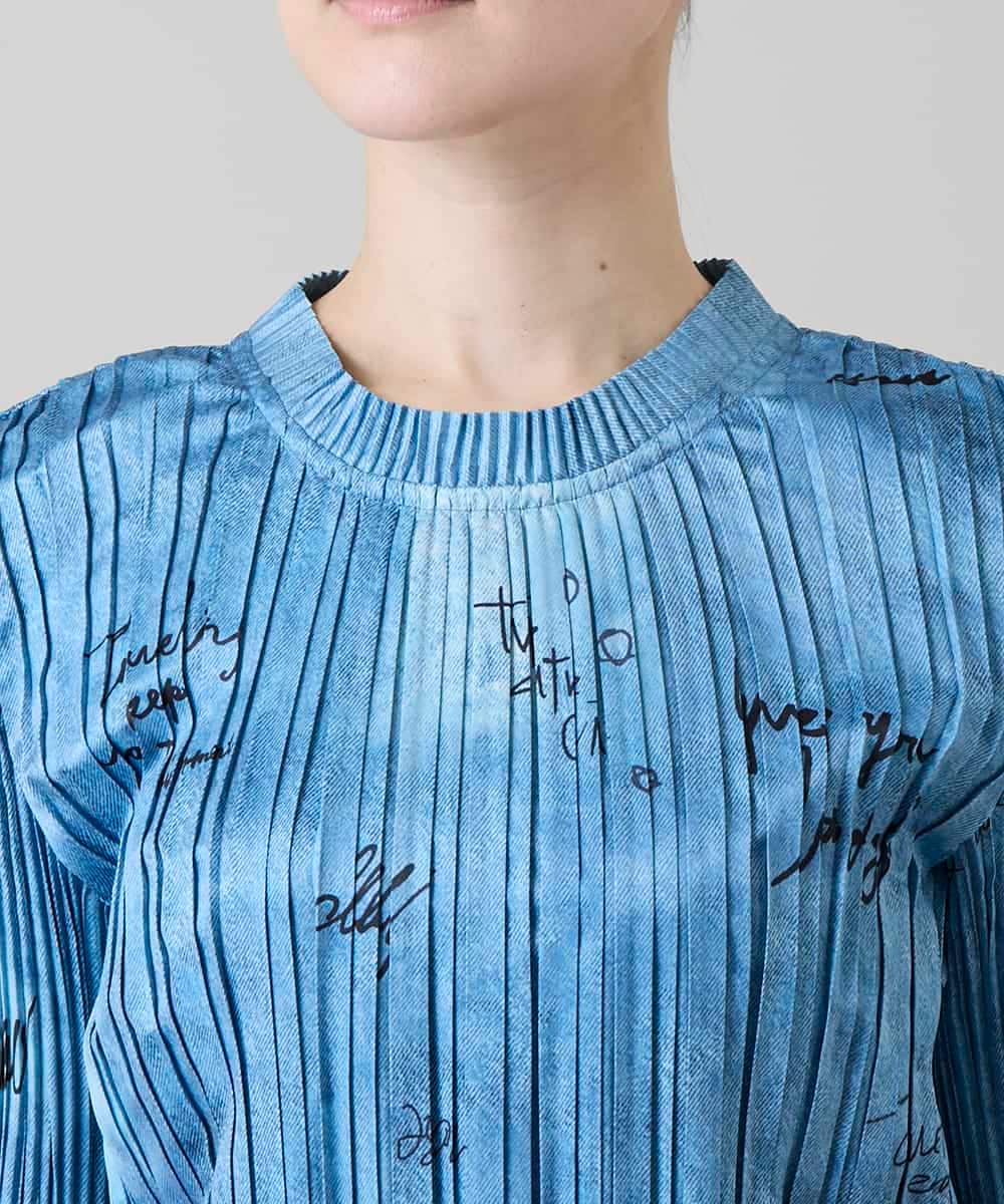 RSBGD02460 TRUNK HIROKO KOSHINO(ヒロココシノ) デニム風ロゴプリントプリーツプルオーバー/洗える ライトブルー