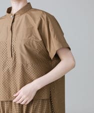 RSBHW02430 TRUNK HIROKO KOSHINO(ヒロココシノ) テールロングヘムパンチングデザインシャツ /洗える ベージュ
