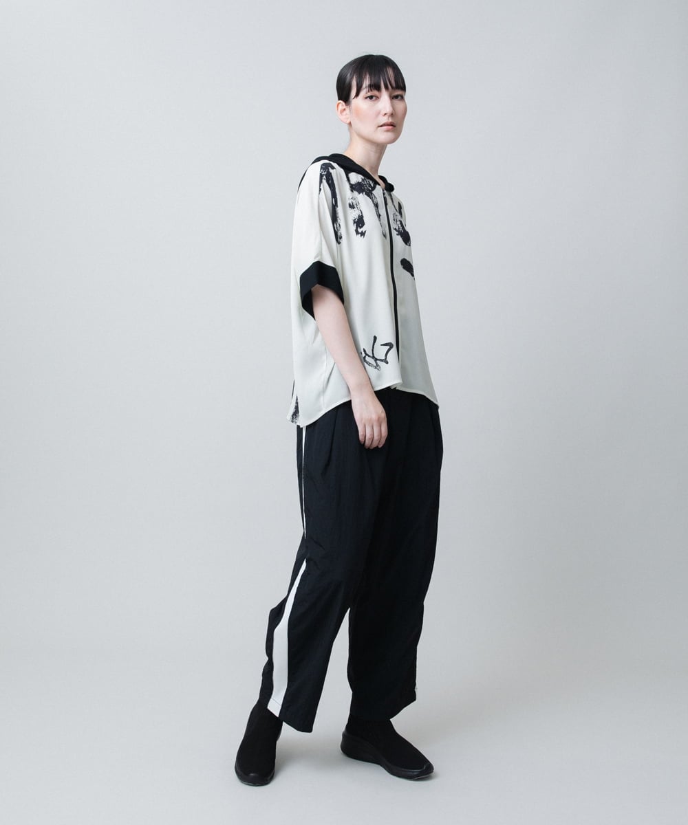 RSBJB13590 TRUNK HIROKO KOSHINO(ヒロココシノ) モノトーンプリントデザインブラウス/洗える ホワイト