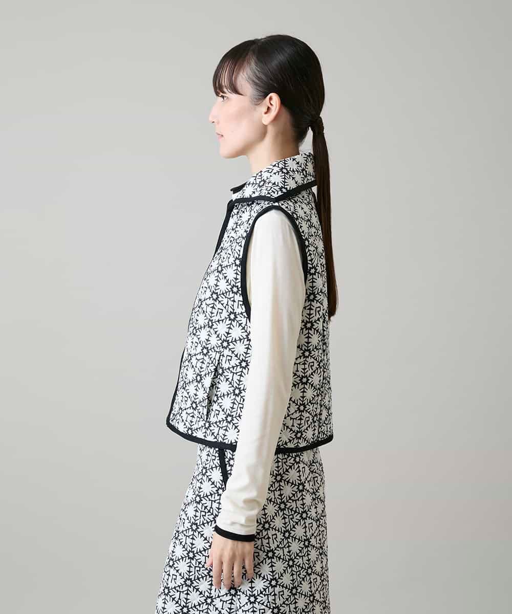 RSDAH11560 TRUNK HIROKO KOSHINO(ヒロココシノ) スノーフレークプリントコンパクトベスト/洗える アイボリー