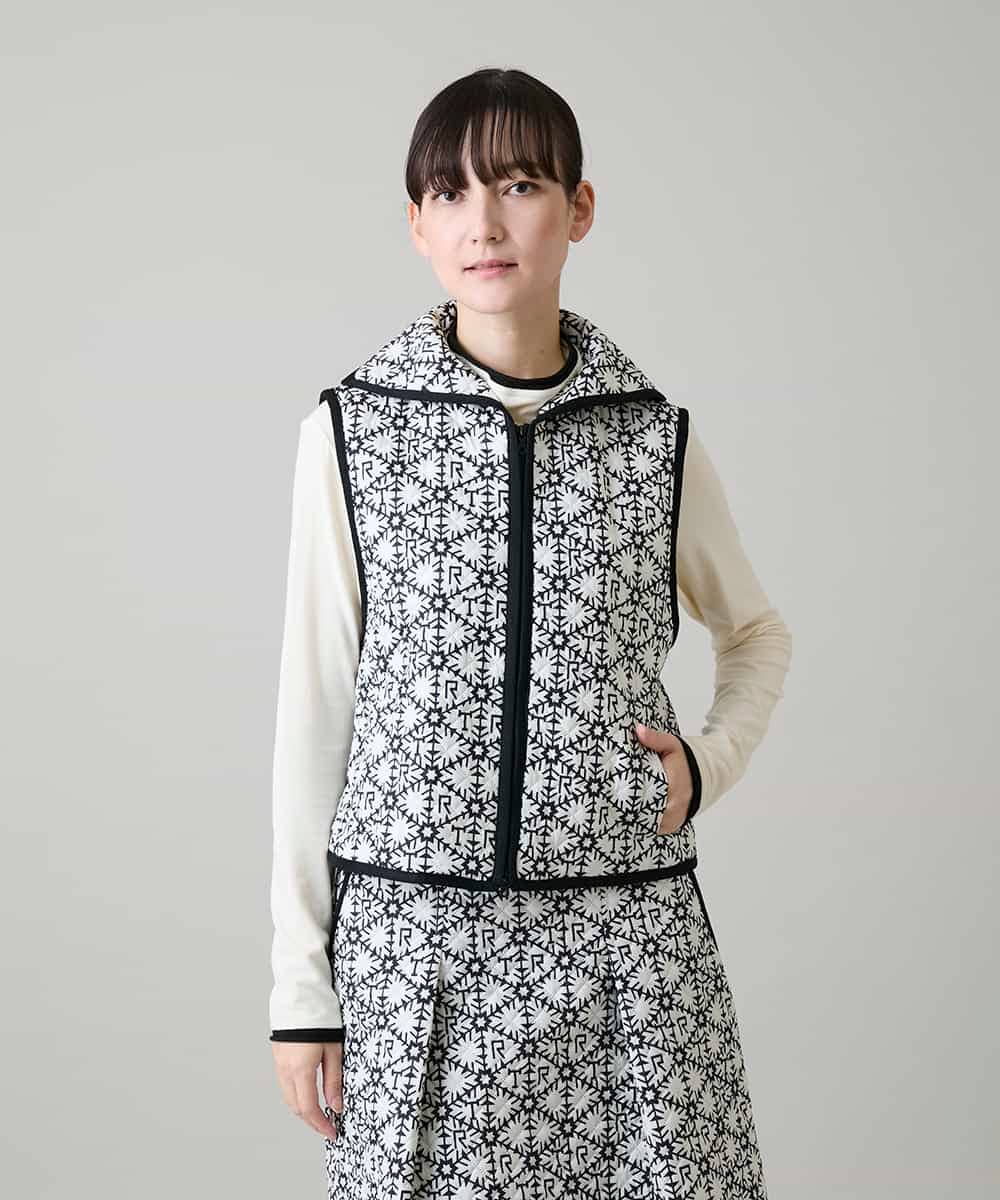 RSDAH11560 TRUNK HIROKO KOSHINO(ヒロココシノ) スノーフレークプリントコンパクトベスト/洗える アイボリー