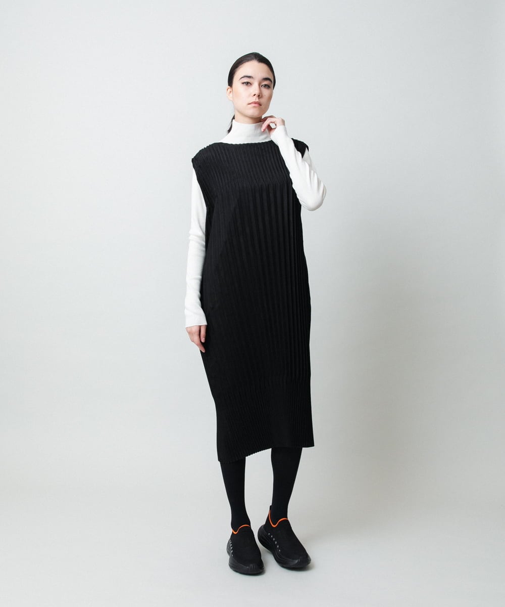 RSECD06490 TRUNK HIROKO KOSHINO(ヒロココシノ) エコスエードアコーディオンプリーツワンピース ブラック