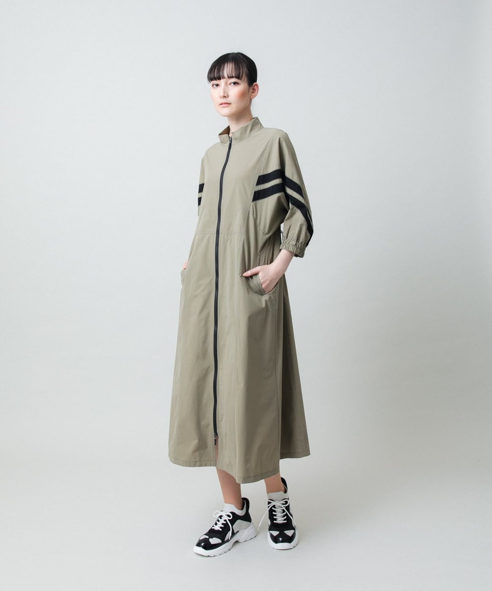 RSEFD11640 TRUNK HIROKO KOSHINO(ヒロココシノ) 【先行予約】配色ラインフロントジップワンピース カーキベージュ