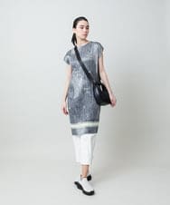 RSEGD03590 TRUNK HIROKO KOSHINO(ヒロココシノ) デニム風ロゴプリントプリーツワンピース/洗える ブラック