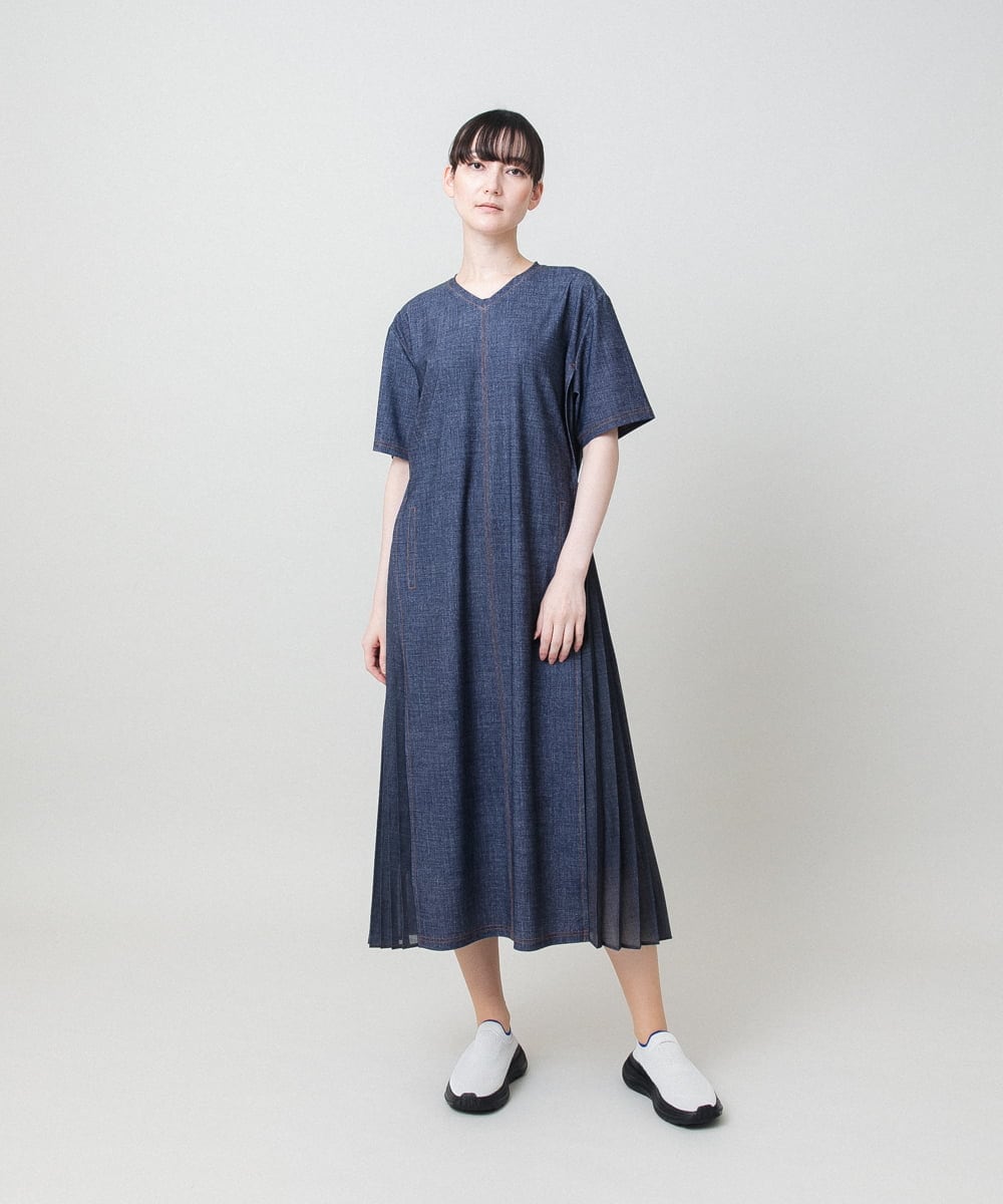 RSEHE06660 TRUNK HIROKO KOSHINO(ヒロココシノ) 異素材ジョイントサイドプリーツデニムワンピース/洗える ブルー