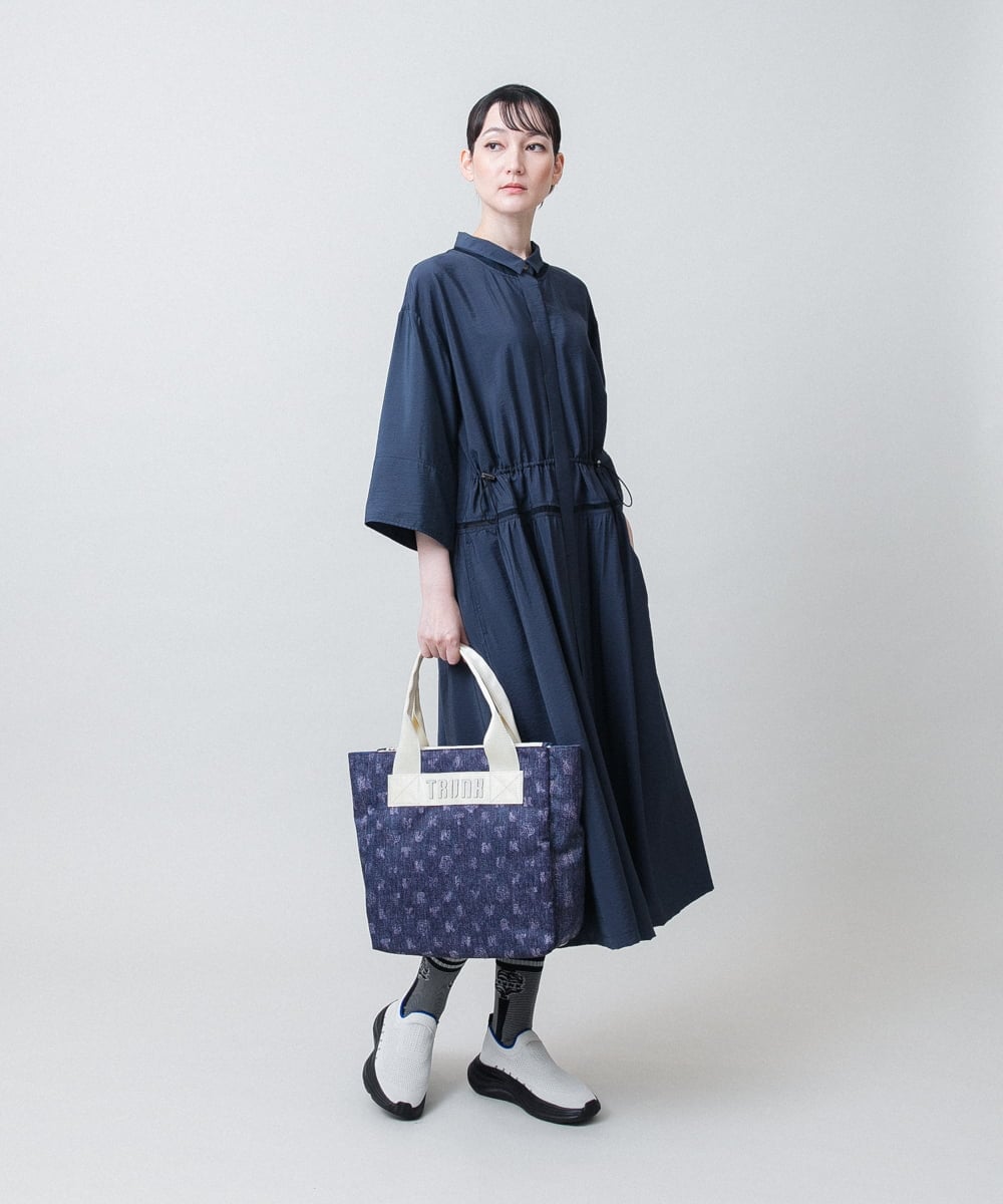 RSEJE02590 TRUNK HIROKO KOSHINO(ヒロココシノ) メッシュアクセントドロストワンピース/洗える ネイビー
