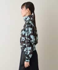 RSJJT16560 TRUNK HIROKO KOSHINO(ヒロココシノ) 【洗濯機で洗える】コラージュプリントジップアップブルゾン ライトブルー