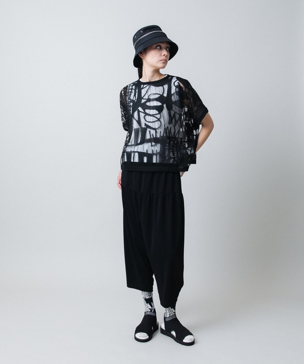RSKGB07490 TRUNK HIROKO KOSHINO(ヒロココシノ) 幾何柄シアープルオーバー/洗える ブラック