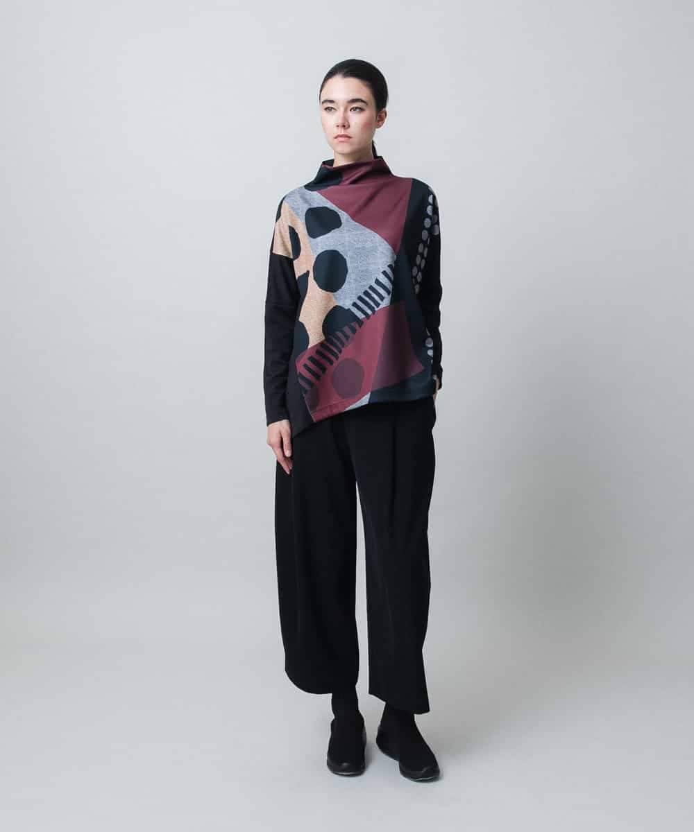 RSKLC70360 TRUNK HIROKO KOSHINO(ヒロココシノ) 【WEB/京王百貨店新宿店限定】アートプリントボトルネックプルオーバー/日本製/洗える ブラック