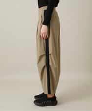 RSLFD10390 TRUNK HIROKO KOSHINO(ヒロココシノ) 配色ラインカーブタックパンツ ベージュ