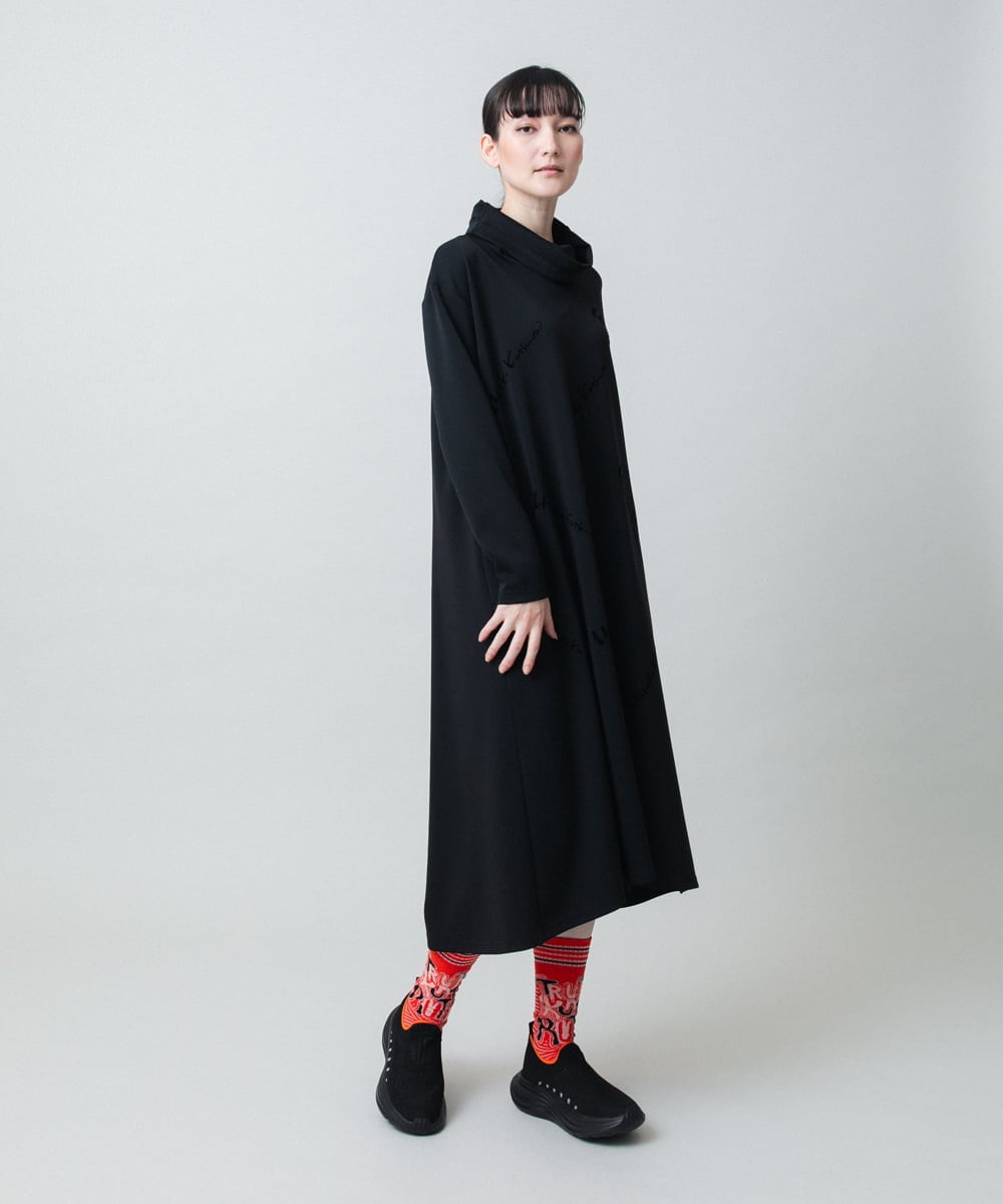 RSPAE32560 TRUNK HIROKO KOSHINO(ヒロココシノ) ハイネックジャージーワンピース /日本製/洗える ブラック