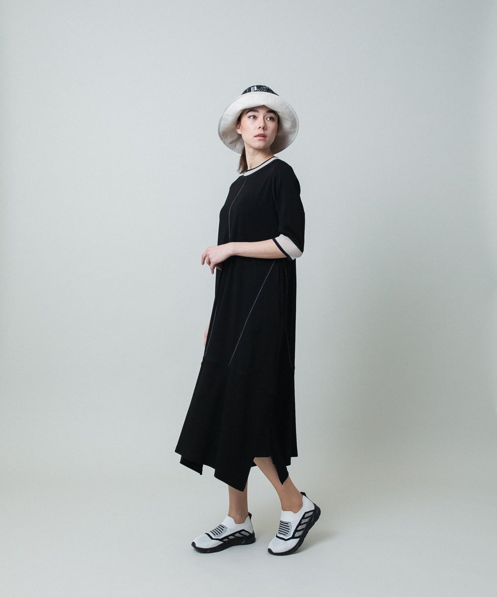 【値下げ！】HIROKO KOSHINO シアーラインリブアクセントワンピース ロゴアクセントジャージーワンピース/洗える(ワンピース