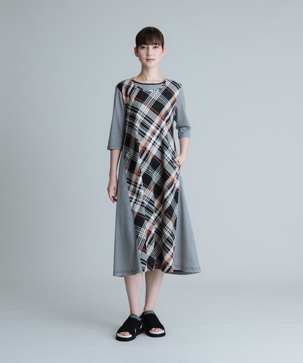 RSPHT04540 TRUNK HIROKO KOSHINO(ヒロココシノ) 【洗える】コットンポンチチェックワンピース ベージュ