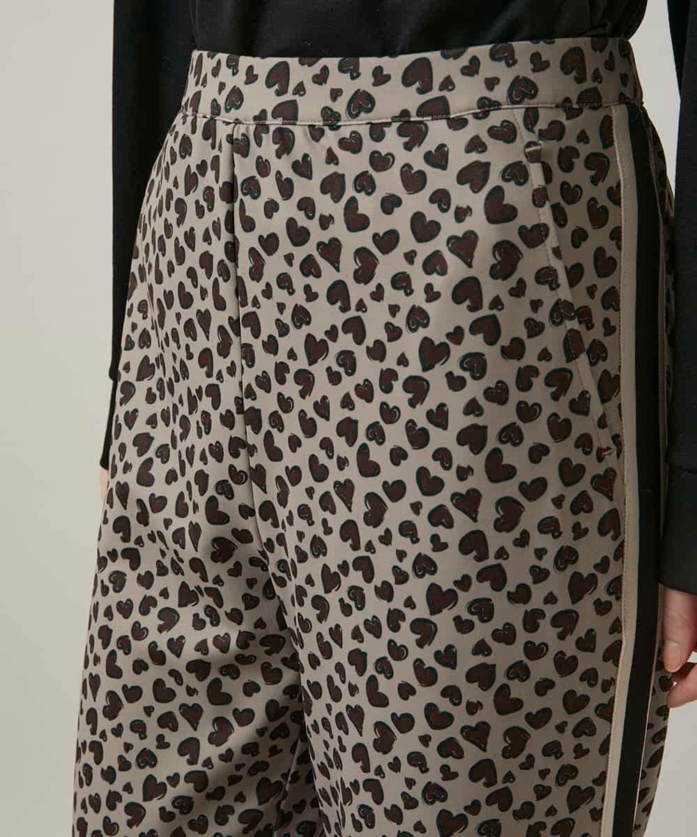 RSQCD05490 TRUNK HIROKO KOSHINO(ヒロココシノ) ハートアニマル柄プリントストレッチパンツ /洗える ベージュ