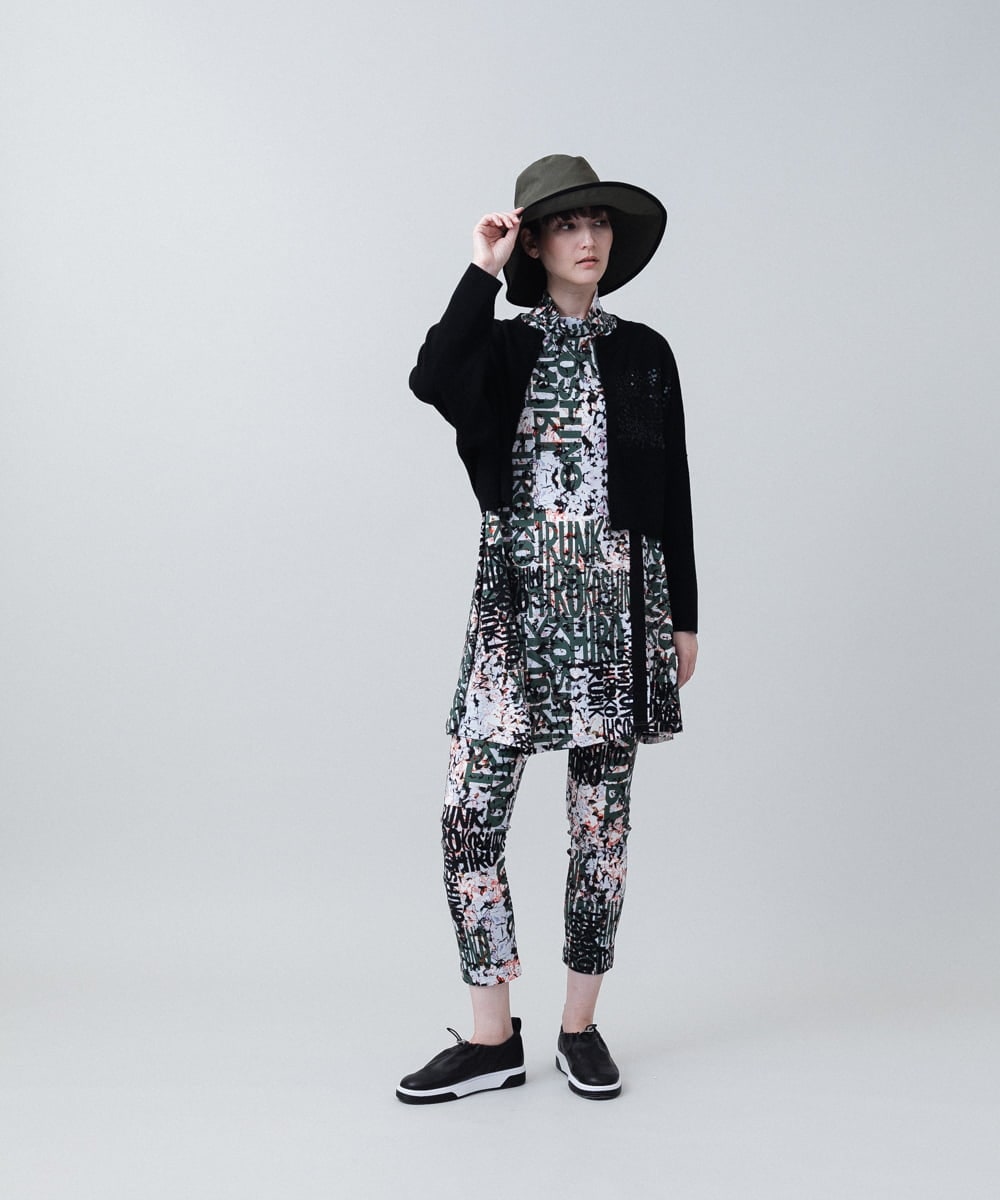 RSSJW09330 TRUNK HIROKO KOSHINO(ヒロココシノ) ロゴ刺繍ニットカーディガン /洗える カーキ
