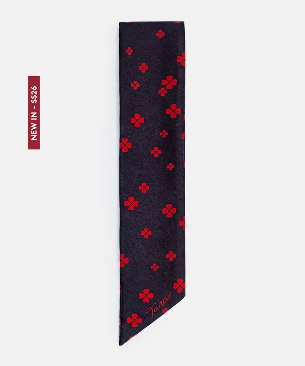 VY3GD05170 TARA JARMON(タラ ジャーモン) イレギュラークローバープリントスカーフ ネイビー