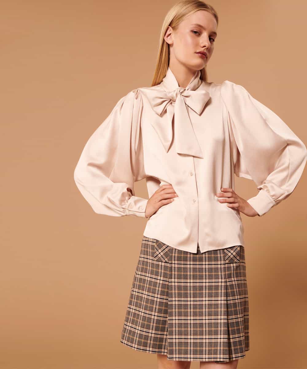 VZBAX08340 TARA JARMON(タラ ジャーモン) 【メディア着用】Fluid satin blouse ピンクベージュ