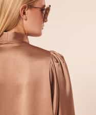VZBAX08340 TARA JARMON(タラ ジャーモン) 【メディア着用】Fluid satin blouse ライトブラウン
