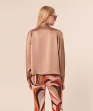 VZBAX08340 TARA JARMON(タラ ジャーモン) 【メディア着用】Fluid satin blouse ライトブラウン