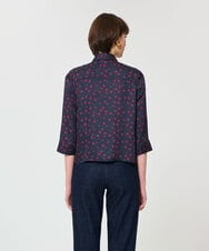 VZBGD08360 TARA JARMON(タラ ジャーモン) イレギュラークローバープリントブラウス ネイビーブルー