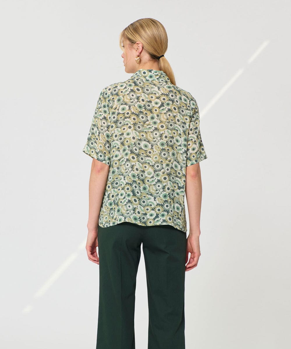 VZBGD20390 TARA JARMON(タラ ジャーモン) デイジーガーデンプリントブラウス グリーン