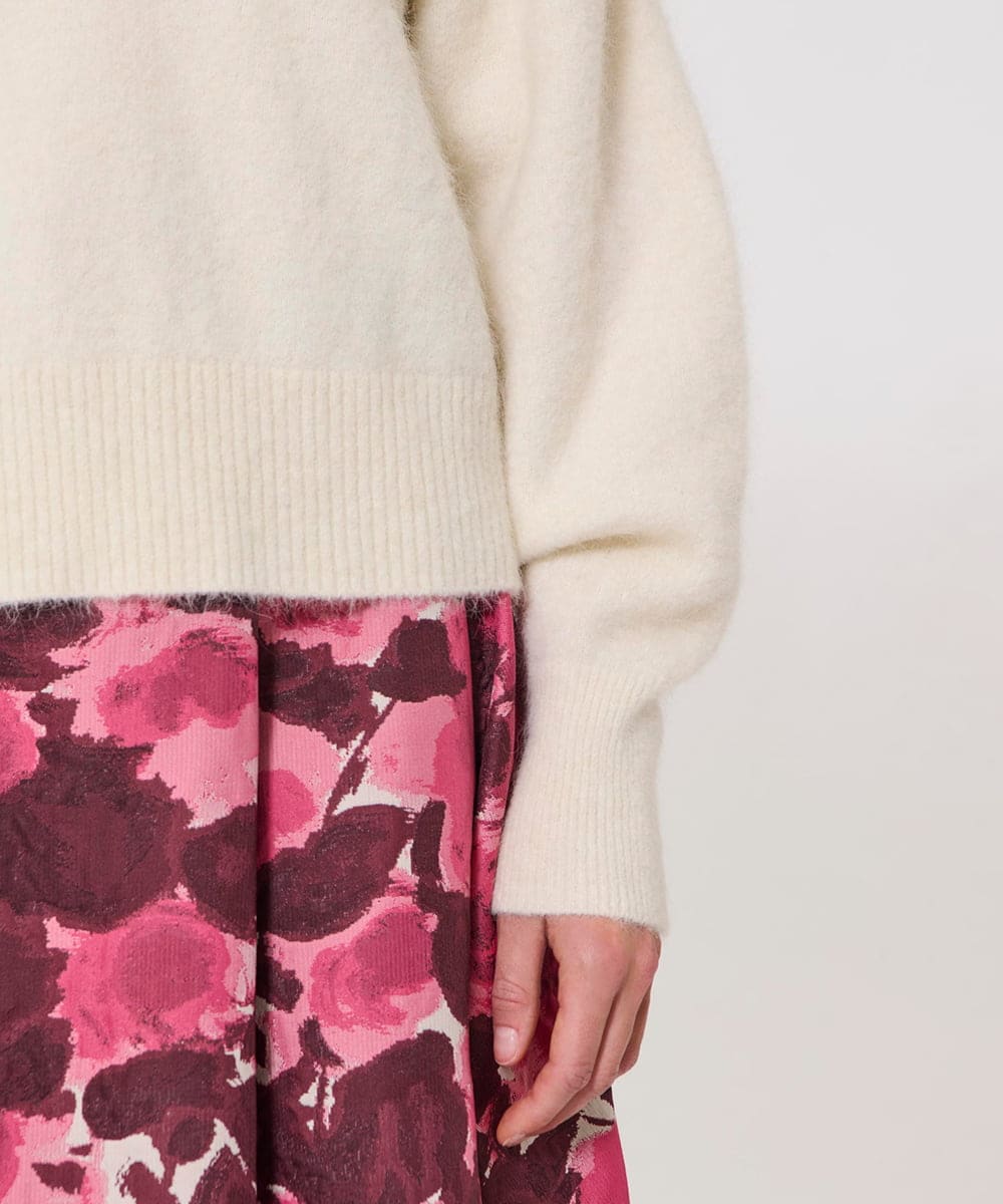 VZFAD28450 TARA JARMON(タラ ジャーモン) ブラッシュドアルパカVネックニット ホワイト