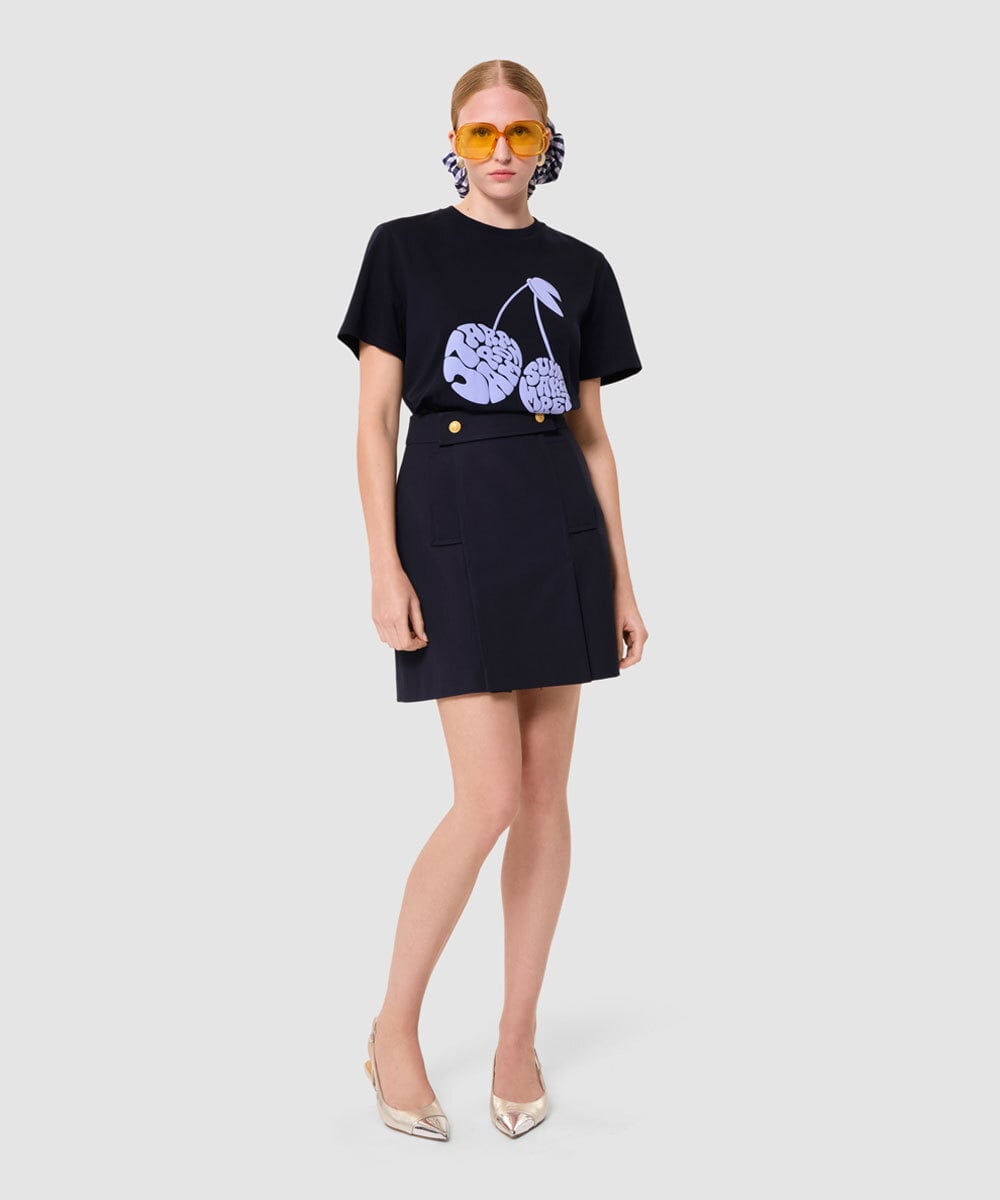 VZKGA09210 TARA JARMON(タラ ジャーモン) TARA CHERRY ジャージーTシャツ ミッドナイトブルー