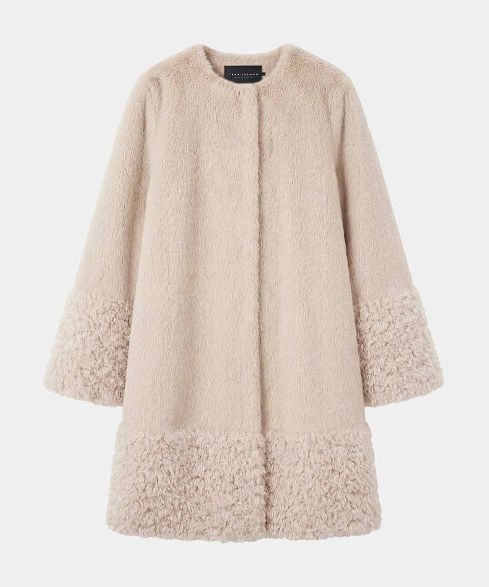 VZUAG07800 TARA JARMON(タラ ジャーモン) パッチワークノーカラーファーコート エクリュ
