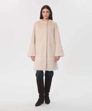 VZUAG07800 TARA JARMON(タラ ジャーモン) パッチワークノーカラーファーコート エクリュ