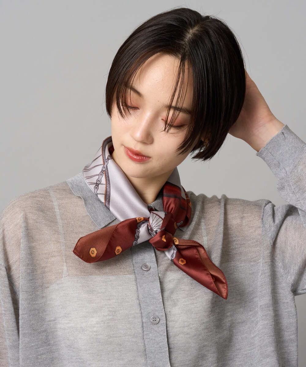 ZM3AH25054 al'aise modulation(アレーズモジュレーション) サイクル柄スクエアデザインスカーフ ブラウン