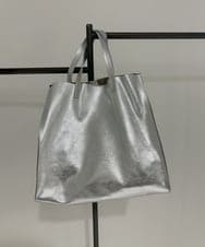 ZM5AE03180 al'aise modulation(アレーズモジュレーション) 【マルチウェイ/ポーチ付き】メタリックレザースクエアトートバッグ シルバー