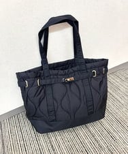 ZM5AE07090 al'aise modulation(アレーズモジュレーション) ウェーブキルティングベルトトートバッグ ブラック