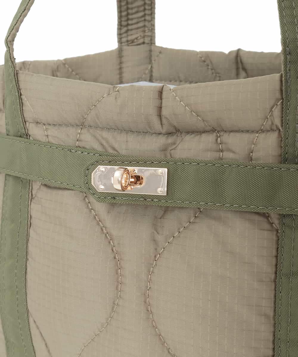 ZM5AE07090 al'aise modulation(アレーズモジュレーション) ウェーブキルティングベルトトートバッグ カーキ